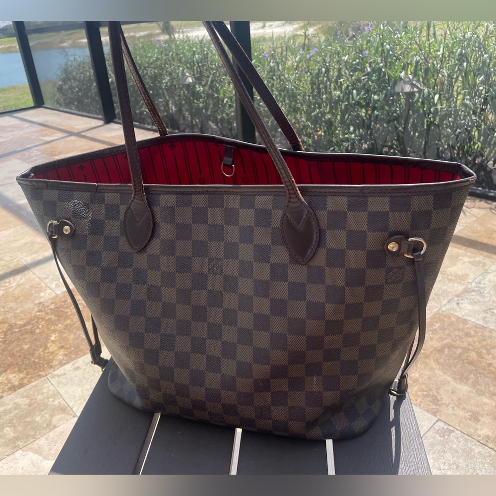 Louis Vuitton Damier Neverfull bag